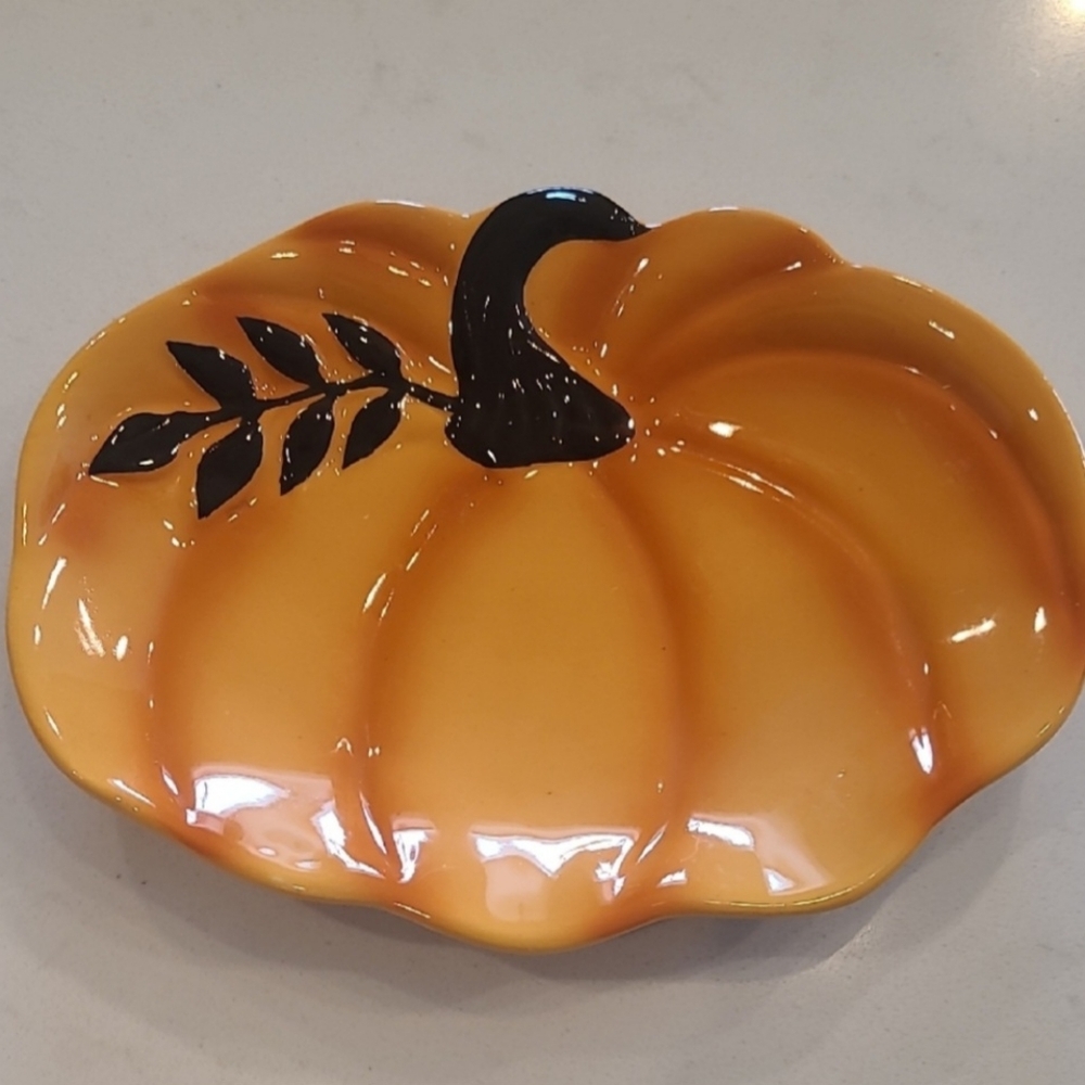 Pier 1 Pumpkin and Leaf Decor Set - Orange and Black - Picture 2 of 5